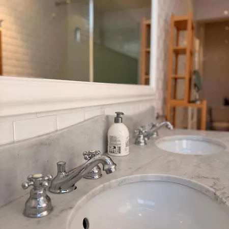 Le De La Valette Avec Sa Salle D'eau Bed & Breakfast